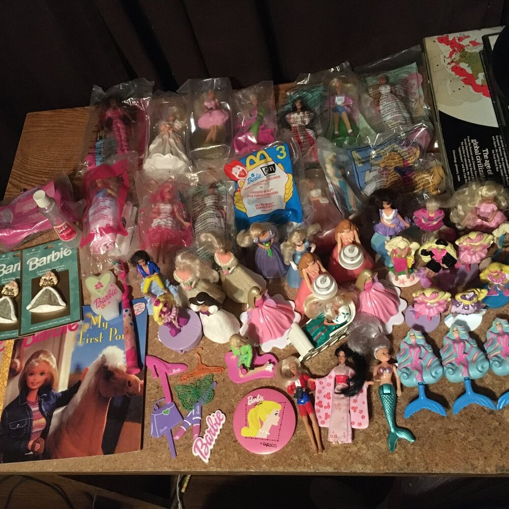 BIG LOT OF BARBIE TOYS PINS HALLMARK 46 FIGURES MCDONALDS HAPPY MEAL 15 SEALED